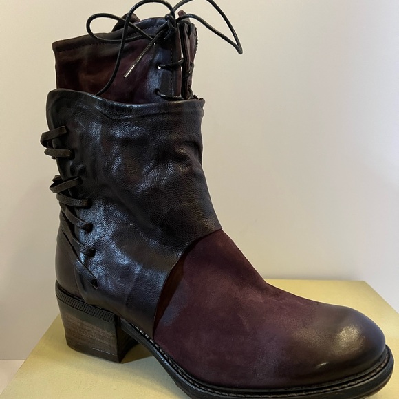 Brand new with tags, burgundy Katarina Boots - Picture 2 of 9
